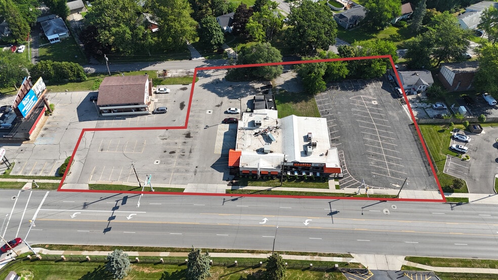 Primary Photo Of 4782 Monroe St, Toledo Restaurant For Lease