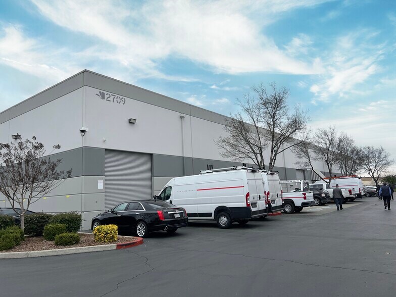 Primary Photo Of 2709 Academy Way, Sacramento Warehouse For Lease