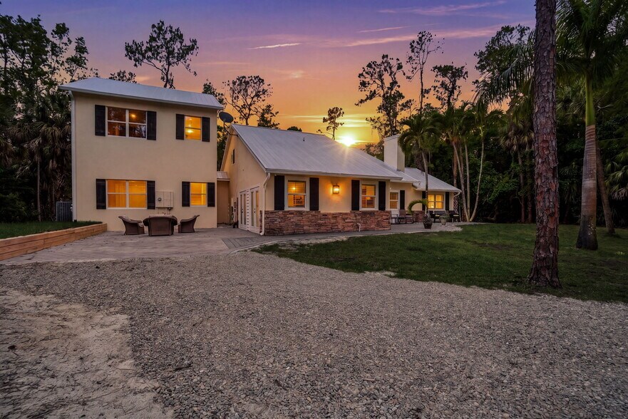More Photos Of 4120 3rd Ave NW, Naples Apartments For Sale