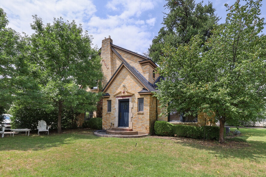 More Photos Of 1007 Folsom St, Dallas Loft Creative Space For Sale