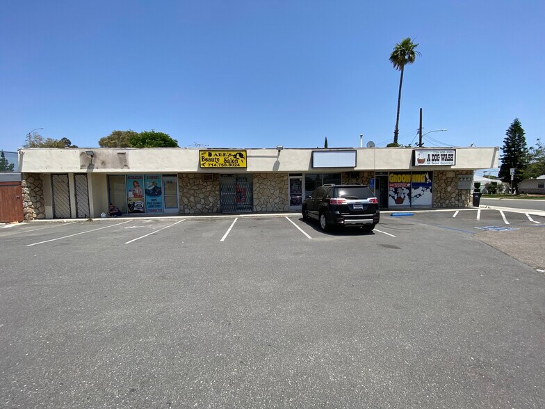 More Photos Of 2329-2335 W Sequoia Ave, Anaheim Storefront Retail Office For Lease