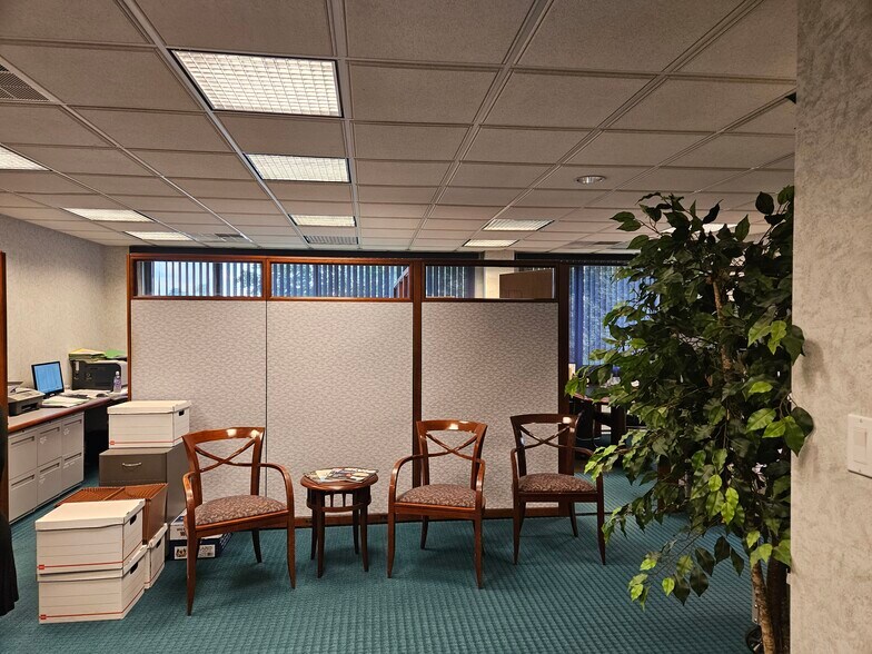 More Photos Of 1150 S Cedar Crest Blvd, Allentown Office For Sale