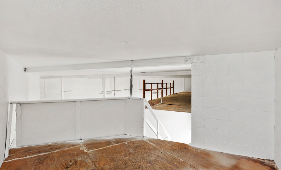 More Photos Of 4931 Venice Blvd, Los Angeles Storefront For Lease