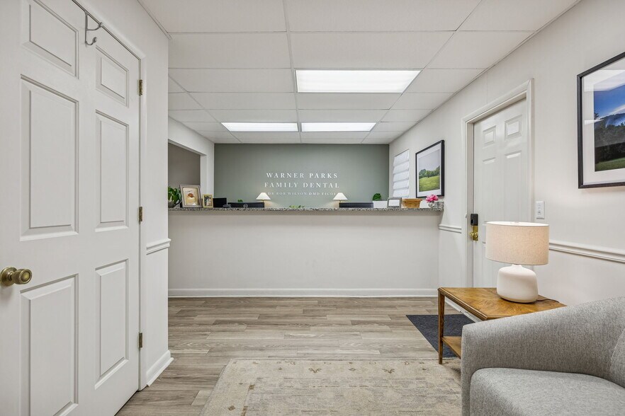 More Photos Of 165 Belle Forest Cir, Nashville Office For Sale