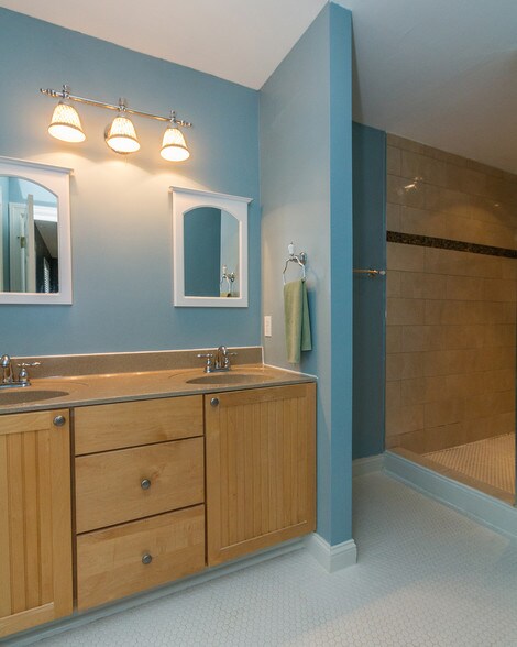 More Photos Of 72 Elm St, Camden Hospitality For Sale