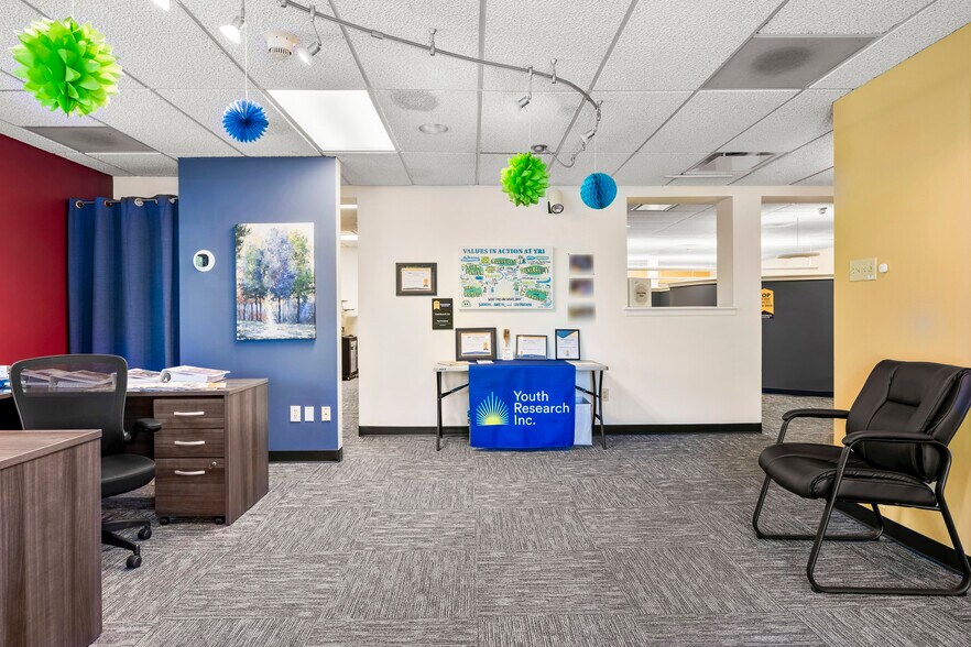 More Photos Of 25 Delaware Ave, Delmar Office For Lease