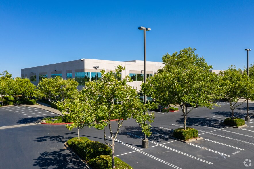 More Photos Of 1101 Creekside Ridge Dr, Roseville Office For Lease