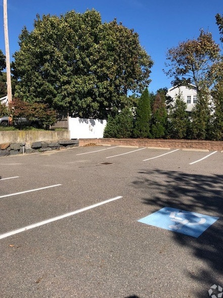 More Photos Of 502 Granite Ave, Milton Freestanding For Lease