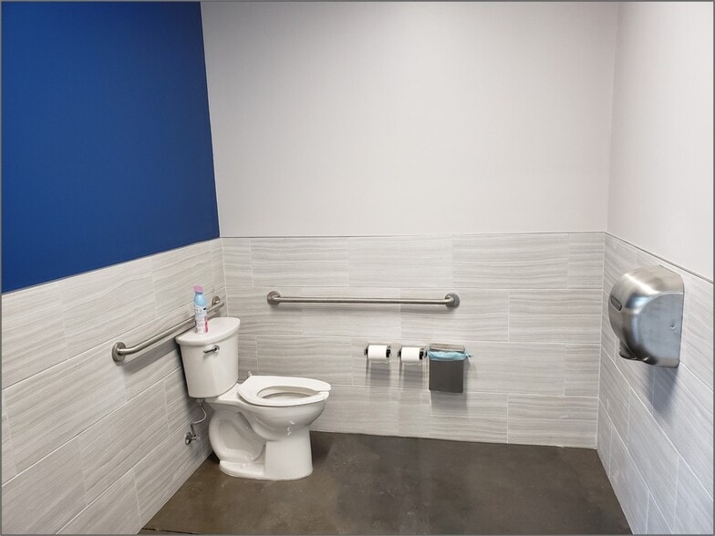 More Photos Of 6615 Stewart Rd, Galveston Self Storage For Lease