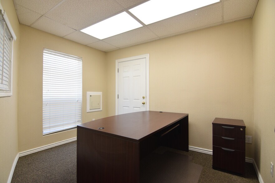 More Photos Of 1506 Paseo Del Plata, Temple Office Residential For Lease