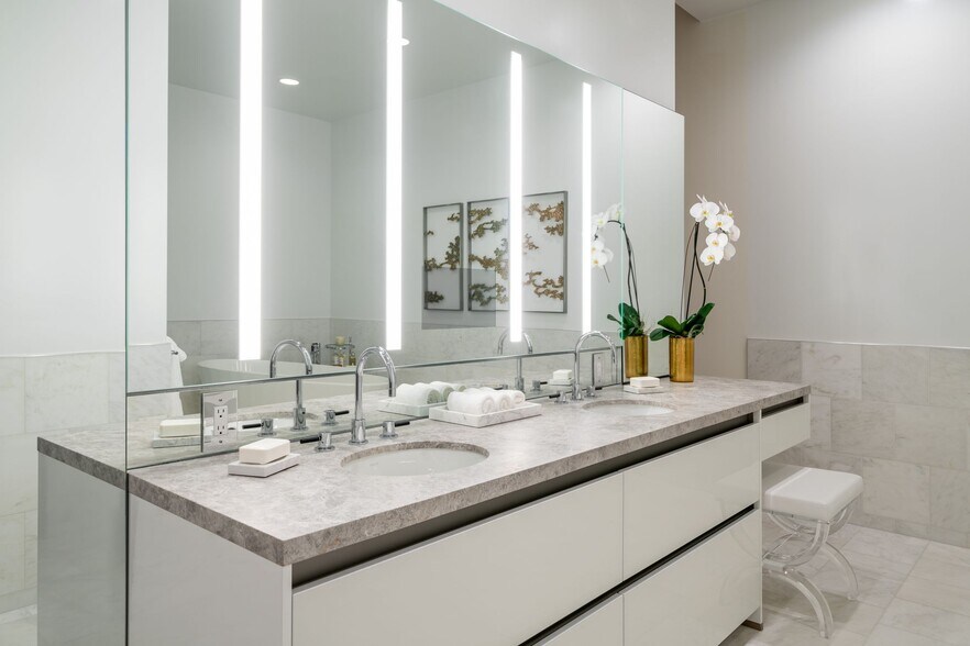 More Photos Of 1200 S Figueroa St, Los Angeles Apartments For Lease