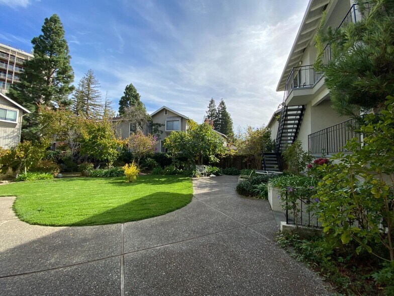 More Photos Of 837 Cowper St, Palo Alto Apartments For Sale