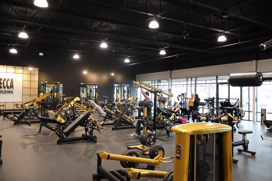 More Photos Of 5601-5753 McWhinney Blvd, Loveland General Retail For Sale