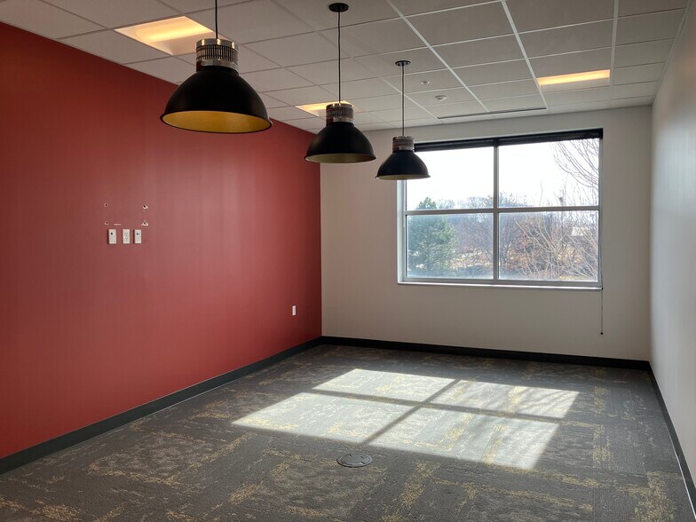 More Photos Of 1330 Win Hentschel Blvd, West Lafayette Office For Lease