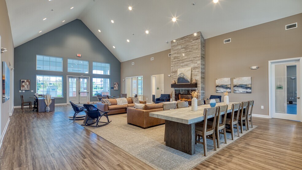 More Photos Of 5401 Commonwealth Centre Pky, Midlothian Apartments For Sale