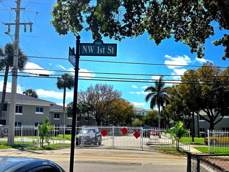 More Photos Of 602-608 NW 1st St, Dania Apartments For Sale