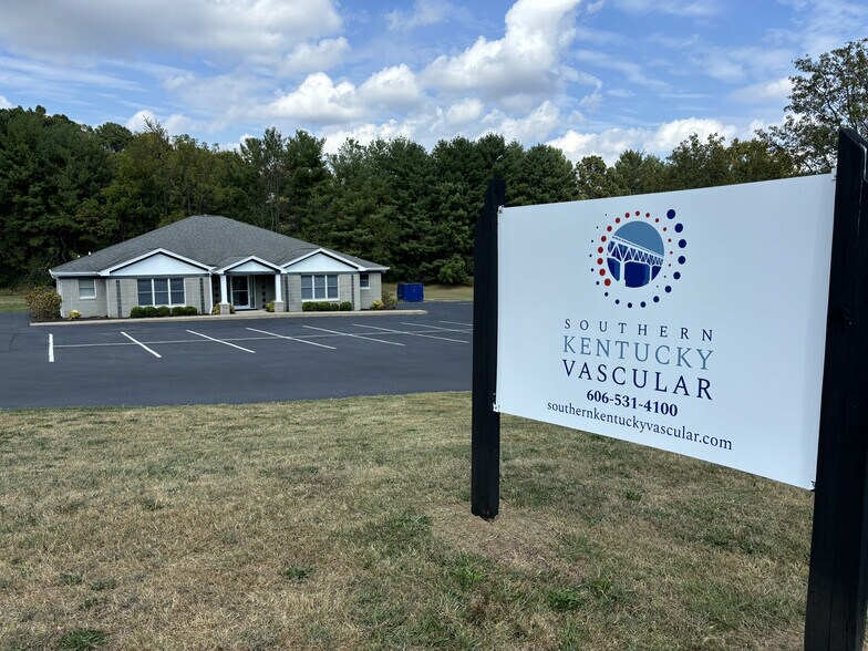 More Photos Of 201 Professional Park Dr, Glasgow Medical For Lease