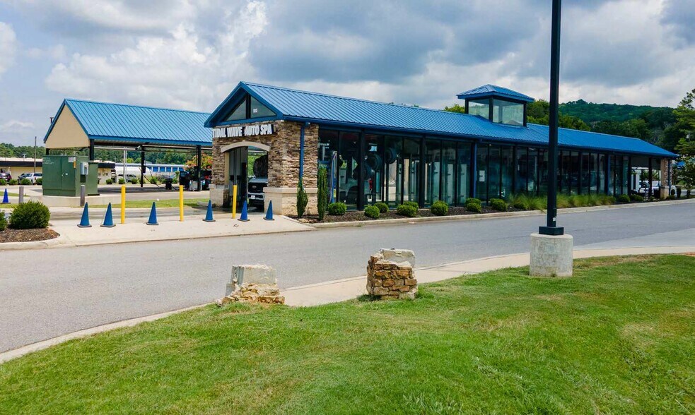 More Photos Of 11813 Memorial, Huntsville Carwash For Sale