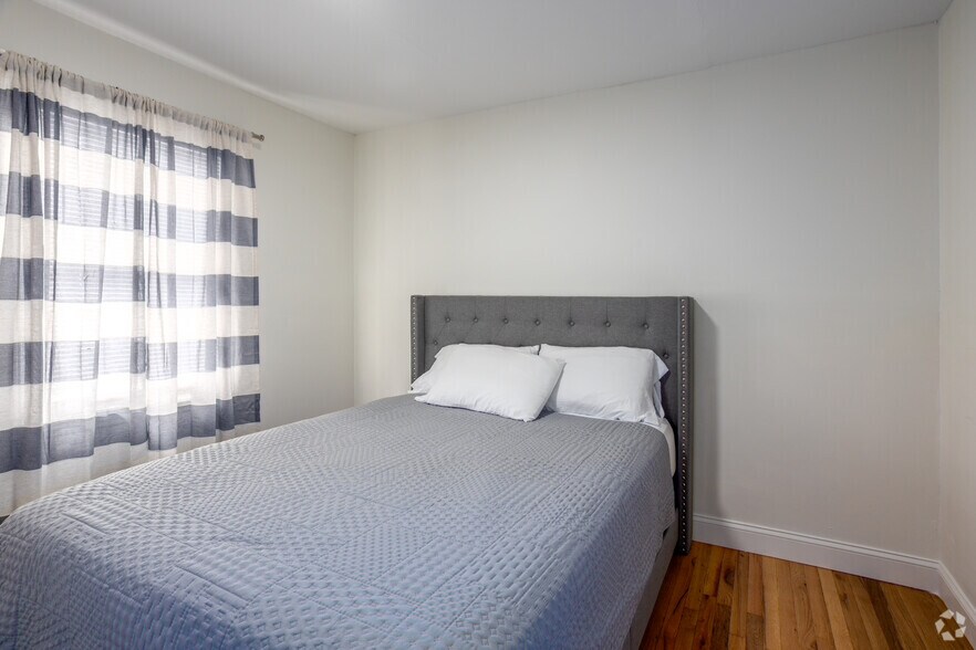 More Photos Of 421 Honeywood Ave, Charlotte Apartments For Sale