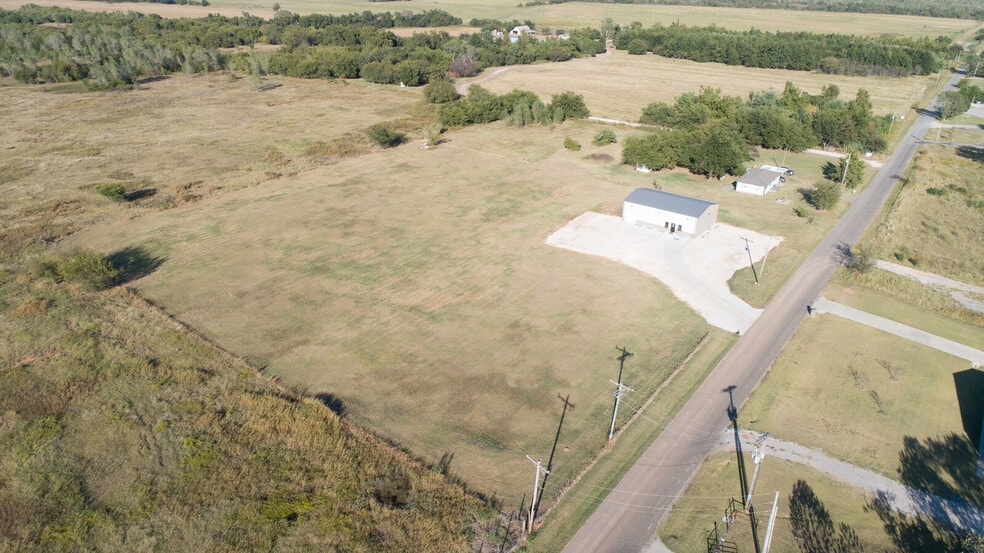 More Photos Of 1725 NE 16th St, Newcastle Warehouse For Sale