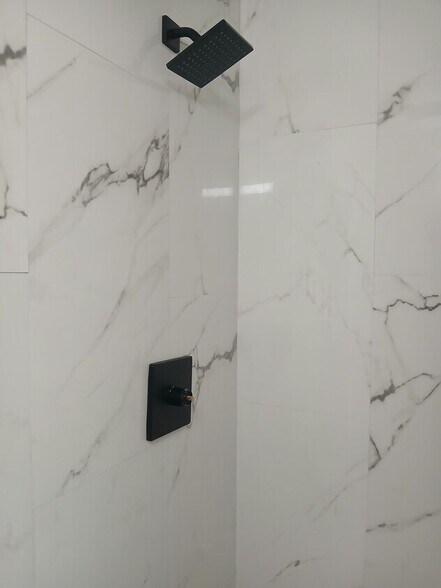 More Photos Of 1506 Avenue D, Katy Office For Lease