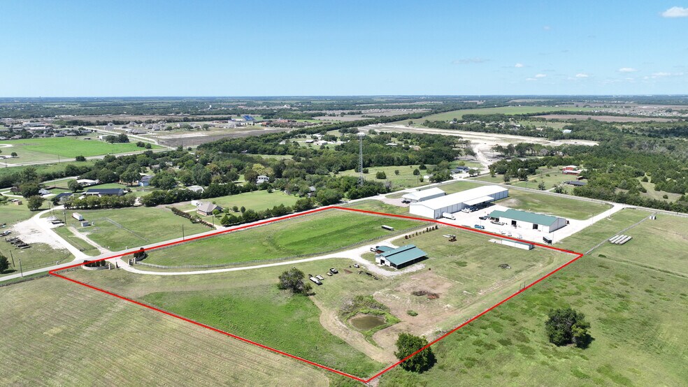 More Photos Of 1253 N Hill St, Van Alstyne Light Distribution For Sale