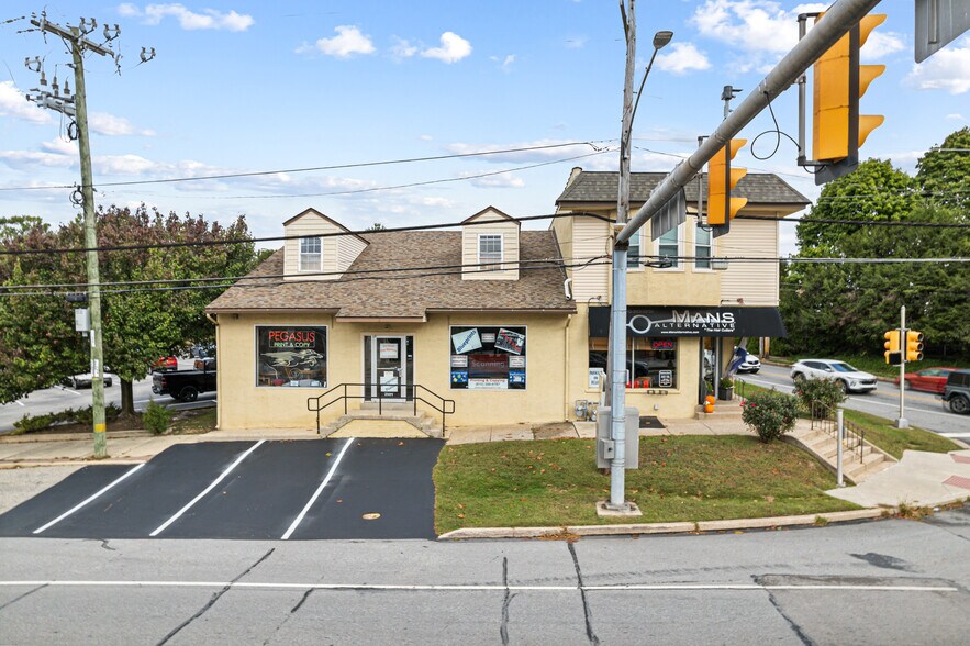 More Photos Of 2501 W Chester Pike, Broomall Storefront Retail Residential For Sale