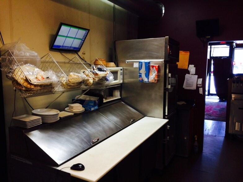 More Photos Of 23-25 N Pleasant St, Amherst Storefront Retail Office For Lease