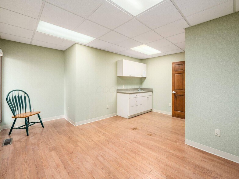 More Photos Of 4960 Middle Urbana Rd, Springfield Medical For Sale