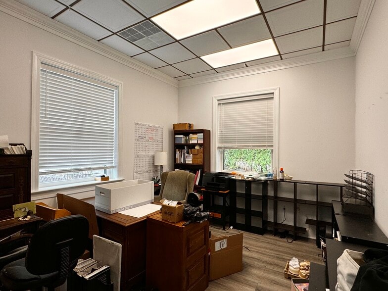More Photos Of 490 Westfield Rd, Charlottesville Storefront Retail Office For Sale