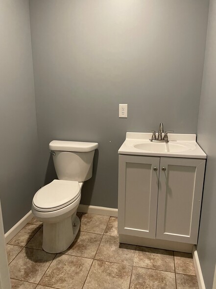 More Photos Of 2901 W 16th St, Indianapolis Freestanding For Sale