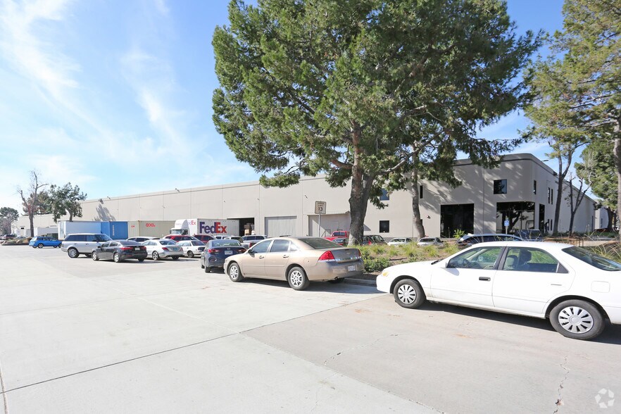 More Photos Of 6000-6098 Rickenbacker Rd, Commerce Warehouse For Lease