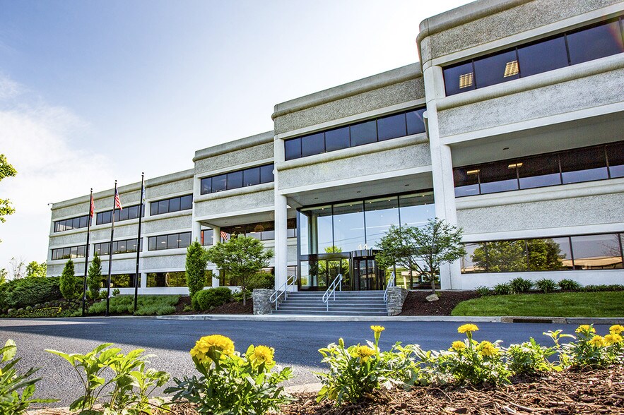 More Photos Of 44 Old Ridgebury Rd, Danbury Office For Lease