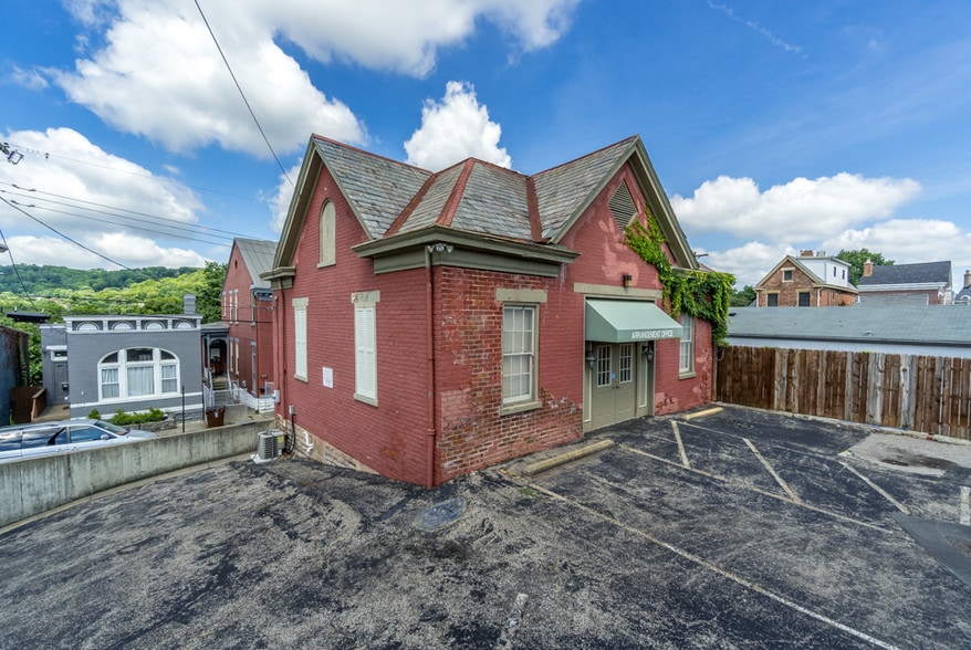 More Photos Of 917 Main St, Covington Funeral Home For Sale