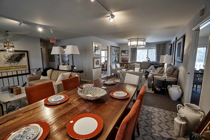 More Photos Of 584 State Rt 17, Ridgewood Office Residential For Lease