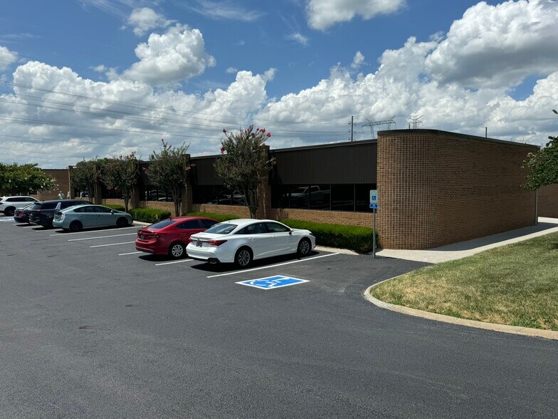 More Photos Of 9051 Executive Park Dr, Knoxville Office For Lease