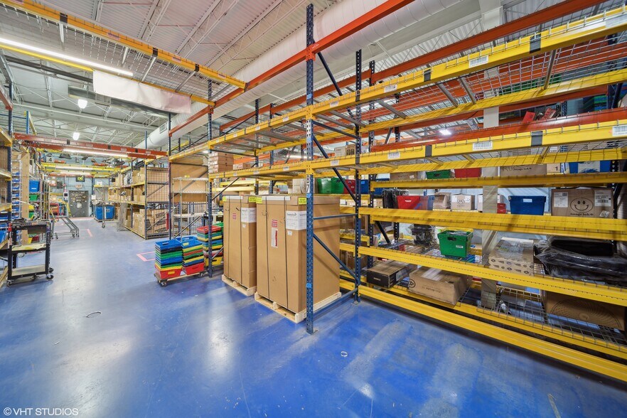 More Photos Of 1431 W Hubbard St, Chicago Light Distribution For Lease