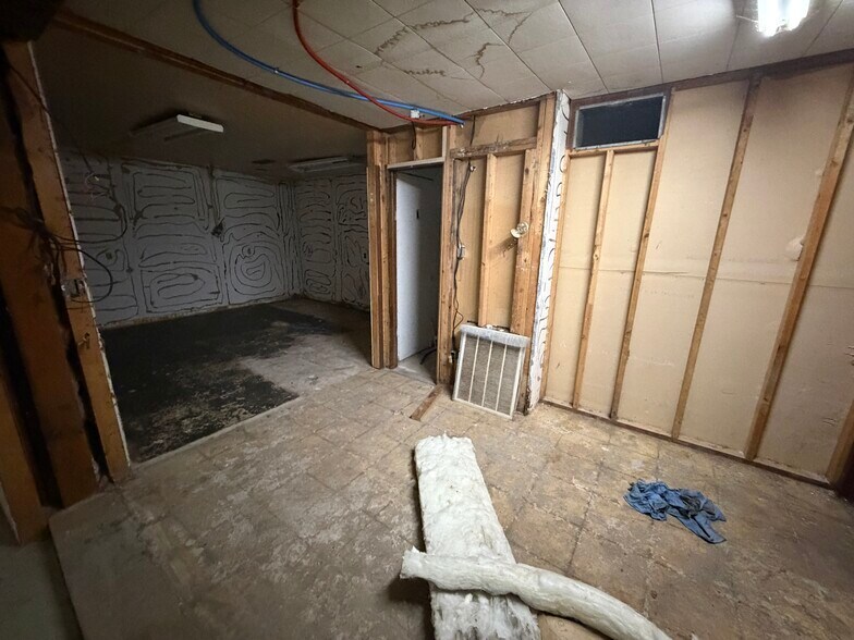 More Photos Of 637 S Main St, Nashville Freestanding For Sale