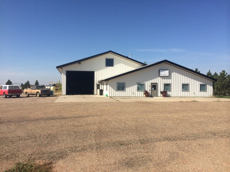 More Photos Of 410 S 1st St, New Salem Industrial For Sale
