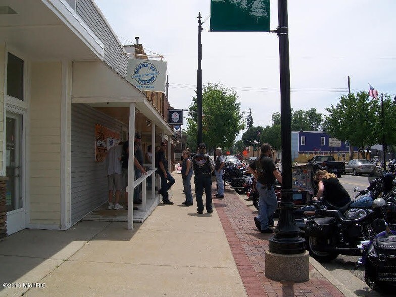 More Photos Of 28 S Main St, Cedar Springs Bar For Sale