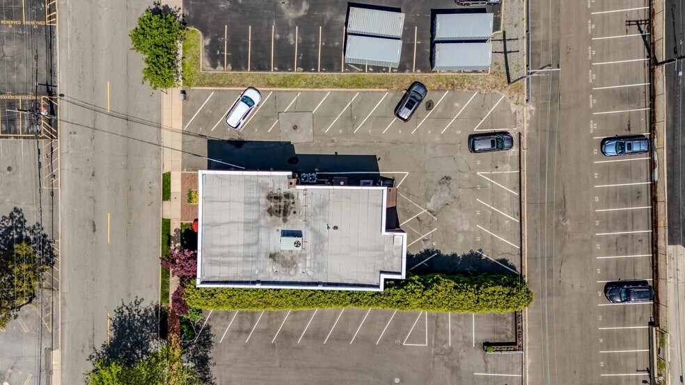 More Photos Of 1551 Kellum Pl, Mineola Office For Sale