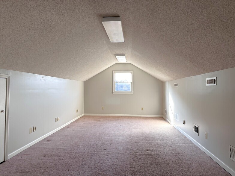 More Photos Of 471 S Main St, Cleveland Office For Sale