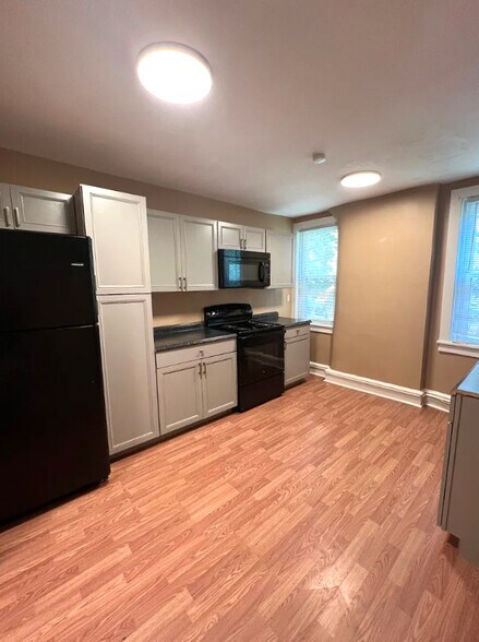 More Photos Of 305 W 18th St, Wilmington Apartments For Sale