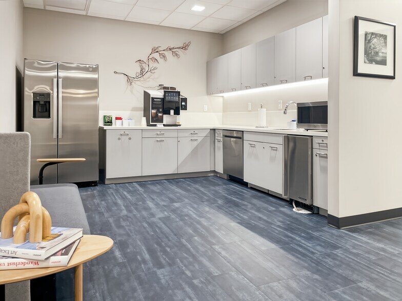 More Photos Of 19820 N 7th St, Phoenix Coworking Space