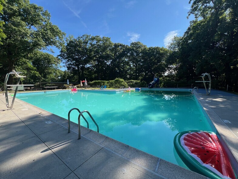 More Photos Of 202 W Hartsdale Ave, Hartsdale Health Club For Sale