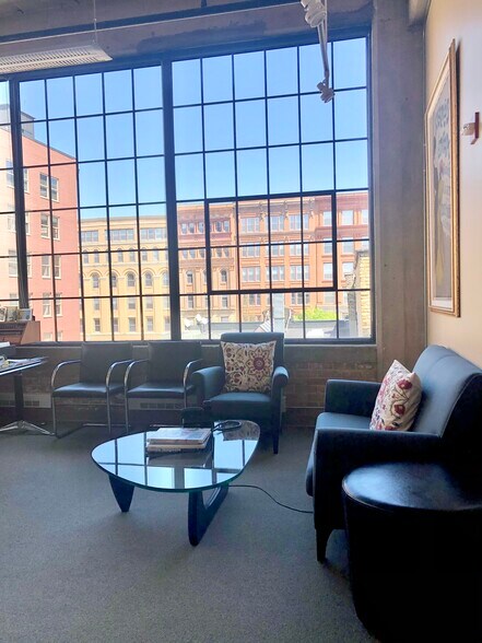 More Photos Of 224-246 E Chicago St, Milwaukee Loft Creative Space For Lease