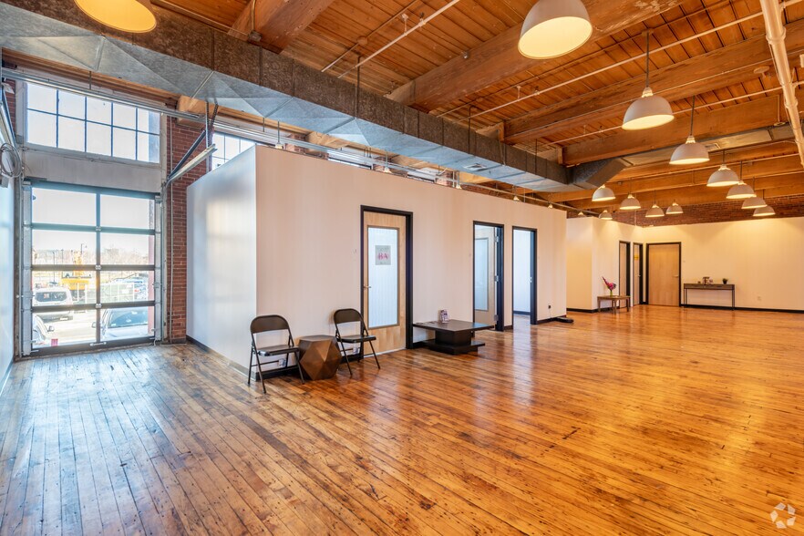 More Photos Of 15 Union St, Lawrence Light Manufacturing For Lease