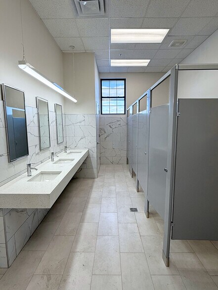 More Photos Of 499 E Erie Ave, Philadelphia Industrial For Sale