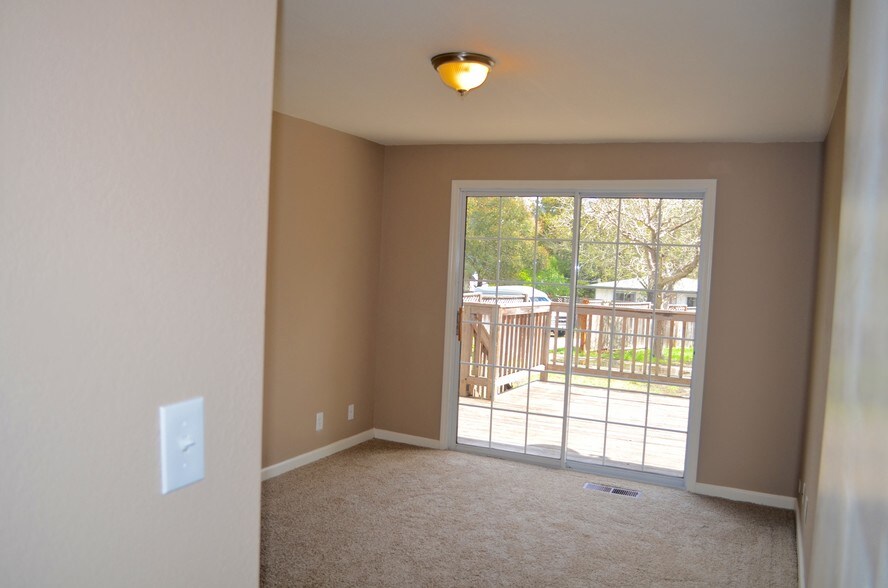 More Photos Of 5800 Valley Dr, Felton Apartments For Sale