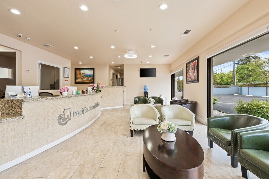 More Photos Of 1665 W Shaw Ave, Fresno Medical For Sale